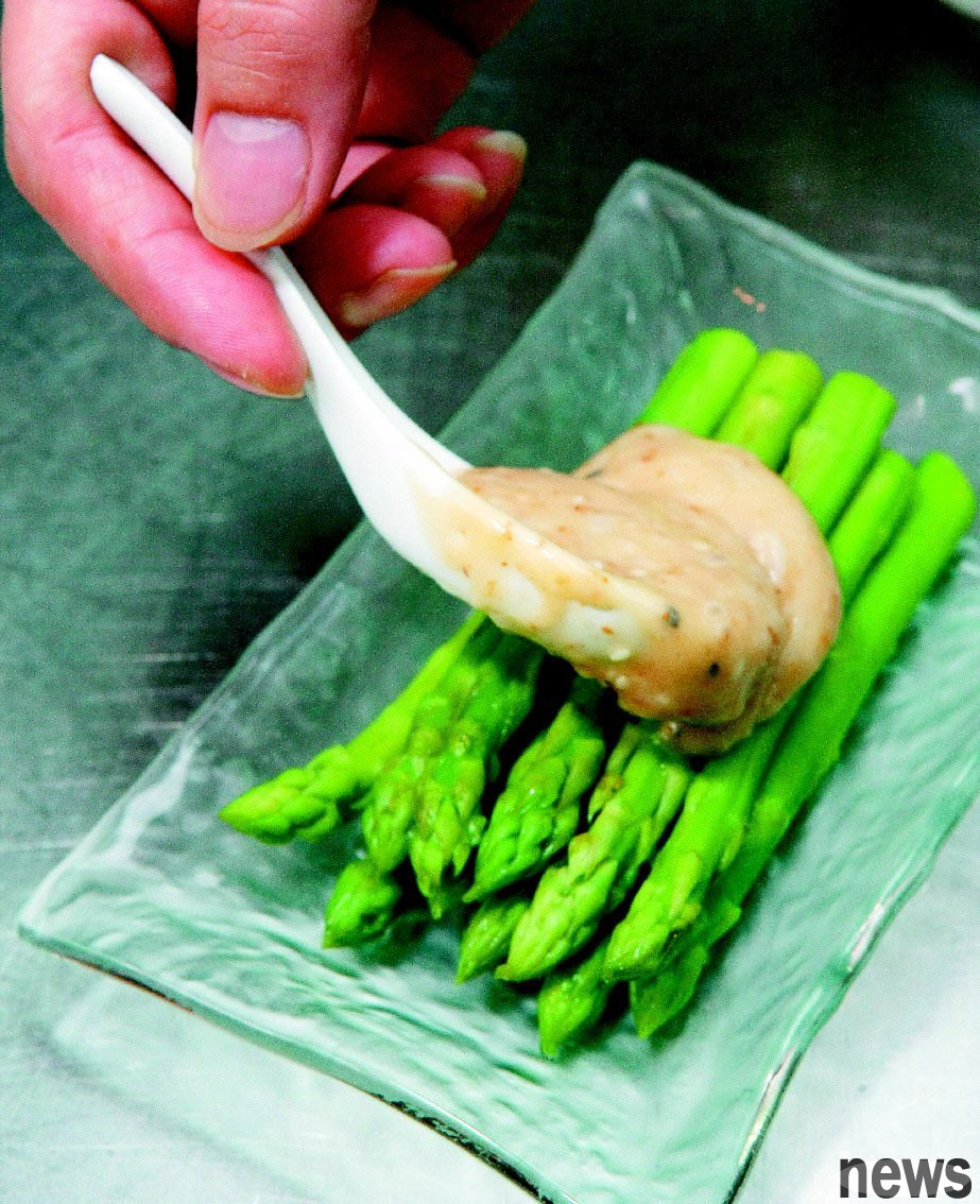 芝麻醬蘆筍
<br />聯合報系資料照 記者高智洋／攝影 